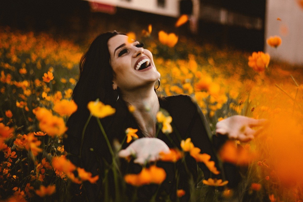 femme heureuse et épanouie
