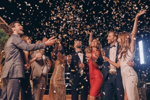 groupe de personnes millionnaires