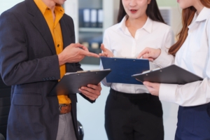 répartir les roles de manière équitable
